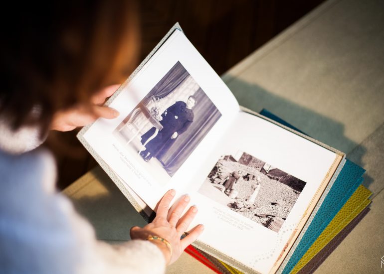 photo-produit-coffret-témoignage-dans-main