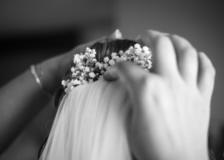 mariage-coiffure-femme-fleur